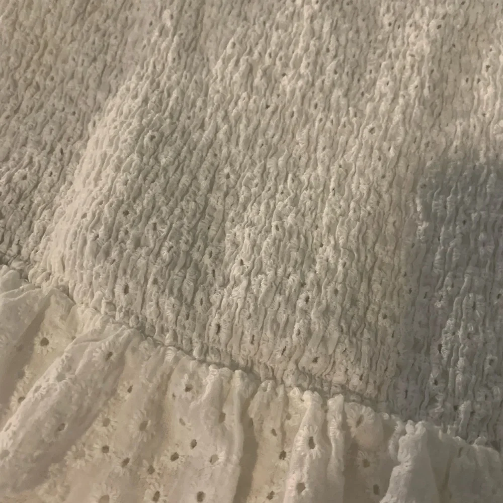 ruffle tank top🤍 - Picture 4 of 6
